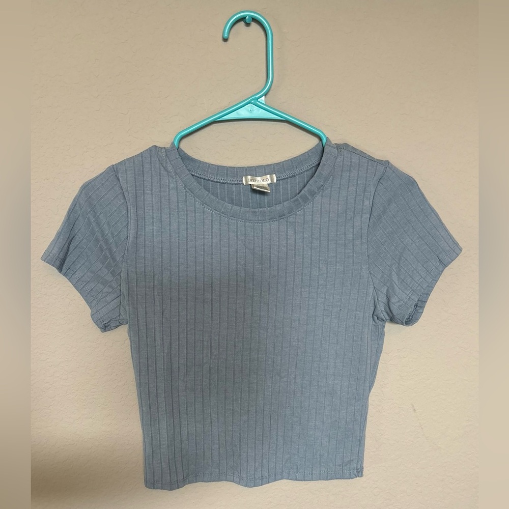Bozzolo Women's Ribbed Blue/Gray Cropped Top Size Medium